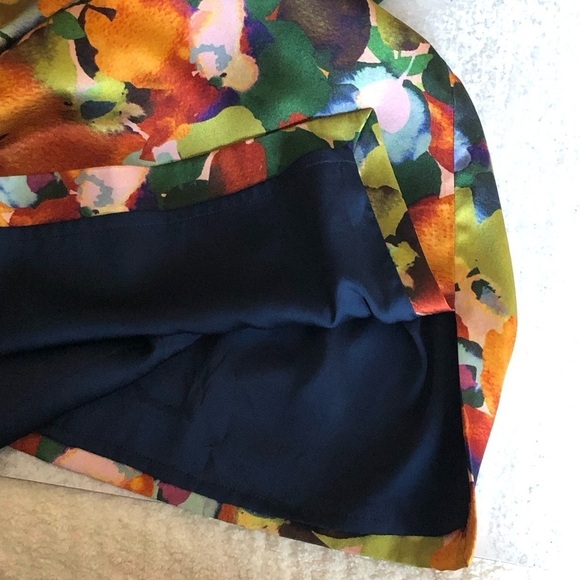 St. John Silk Shift Dress Floral Abstract Color-block Short Sleeve Size 10 - Picture 11 of 13